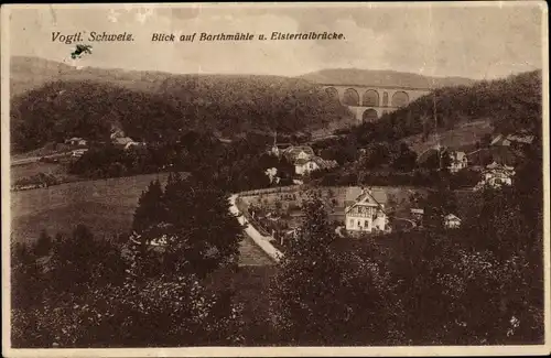 Ak Barthmühle Pöhl im Vogtland, Totalansicht vom Ort mit Elstertalbrücke