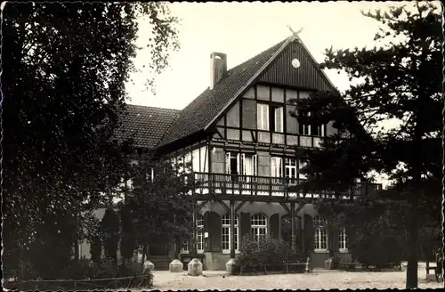 Foto Ak Mellendorf Wedemark in Niedersachsen, Fachwerkhaus, Gesamtansicht