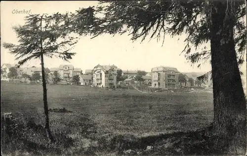 Ak Oberhof im Thüringer Wald, Durchblick zum Ort