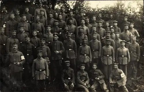 Foto Ak Deutsche Soldaten in Uniformen, Gruppenfoto, I. WK