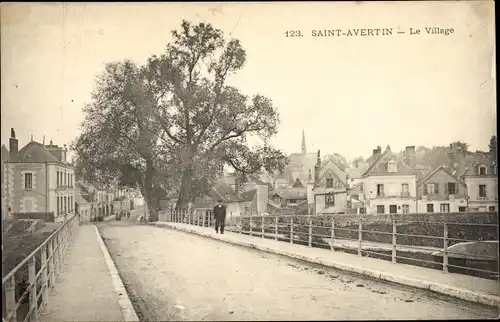 Ak Saint Avertin Indre et Loire, Le Village, Straßenpartie