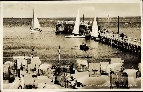 Ak Timmendorfer Strand in Ostholstein, Landungsbrücke, Strandkörbe, Segelboote, Ruderboot