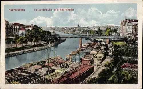 Ak Saarbrücken im Saarland, Luisenbrücke mit Saarpartie