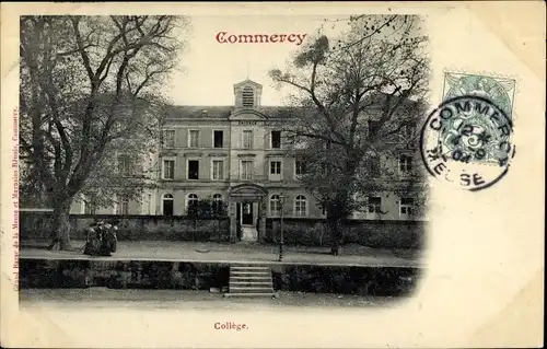 Ak Commercy Lothringen Meuse, Collège, Passants