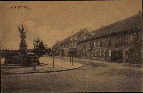 Ak Marienthal Kaltenhausen Elsass Bas Rhin, Hôtel Restaurant Basilika, Denkmal, Straßenpartie