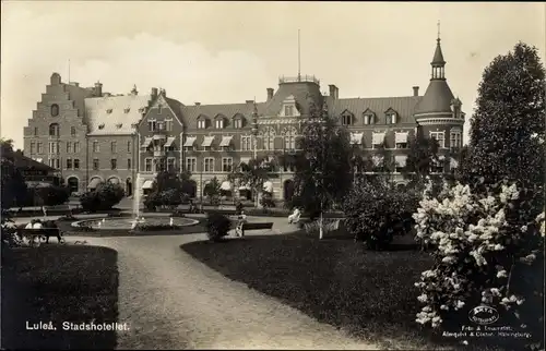 Ak Luleå Schweden, Stadshotellet, Außenansicht, Gartenanlagen