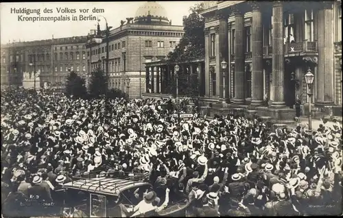 Ak Berlin, Huldigung des Volkes vor dem Kronprinzenpalais, Liersch Kr. 3