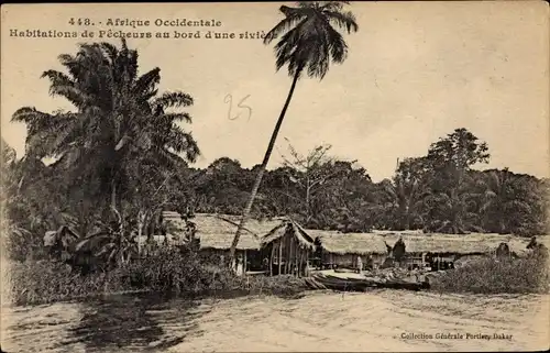 Ak Senegal, Afrique Occidentale, Habitations de Pêcheurs au bord d'une rivière