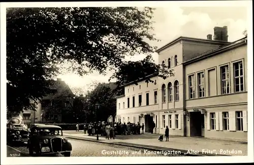 Ak Potsdam in Brandenburg, Gaststätte Konzertgarten Alter Fritz, Inh. Paul Bosek, Autos