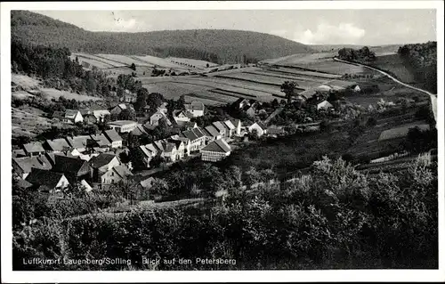 Ak Lauenberg Dassel in Niedersachsen, Blick auf den Ort mit Umgebung