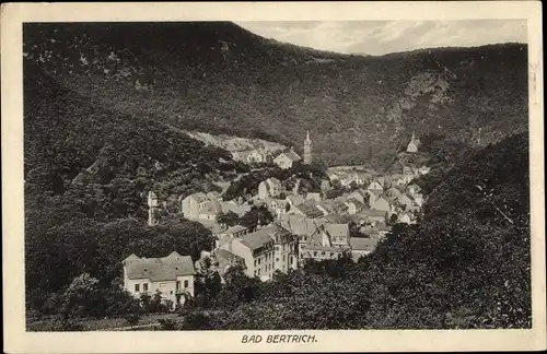 Ak Bad Bertrich in der Eifel, Blick auf den Ort mit Umgebung aus der Vogelschau