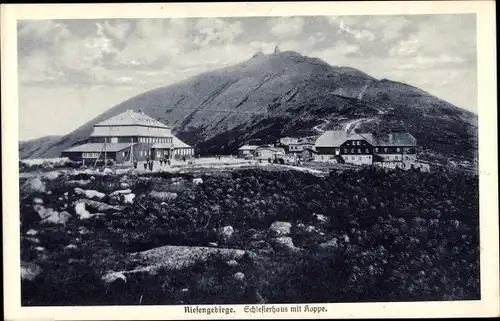 Ak Karpacz Krummhübel Schlesien, Dom Śląski, Schlesierhaus, Koppe, Riesengebirge, Panorama vom Ort