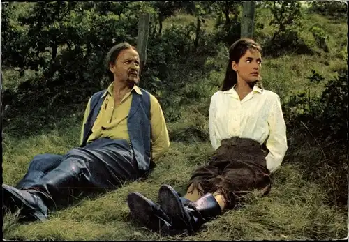 Ak Schauspieler Karin Dor und Jan Sid, Der Schatz im Silbersee, Patterson, Tochter Ellen