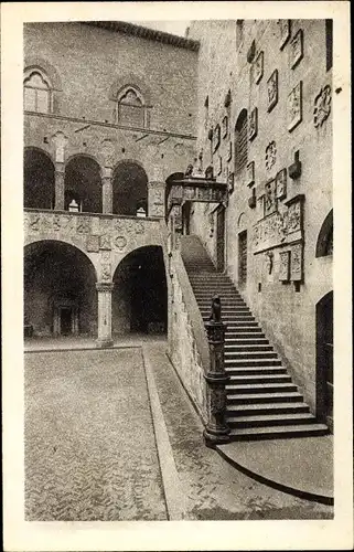 Ak Firenze Florenz Toscana, Cortile del Palazzo del Podestà, Hof des Gouverneurspalastes