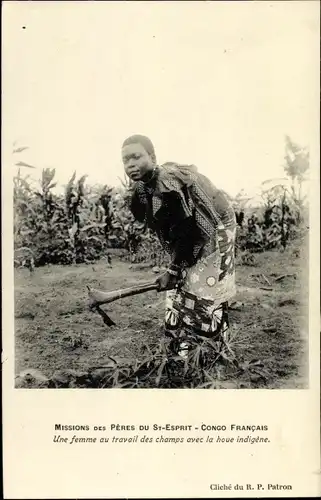 Ak Französisch Kongo, Missions des Pères du Saint Esprit, Une femme au travail, Feldarbeiterin 