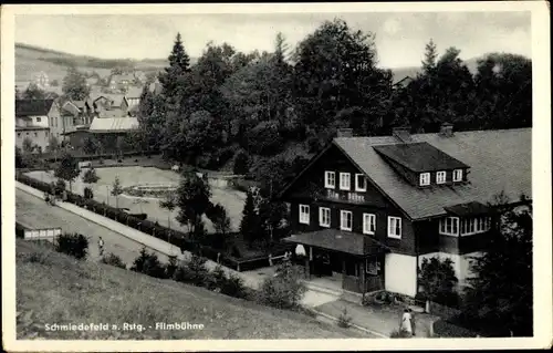 Ak Schmiedefeld am Rennsteig Thüringen, Partie an der Filmbühne, Garten, Außenansicht