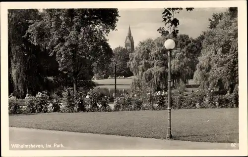 Ak Wilhelmshaven in Niedersachsen, Partie im Park