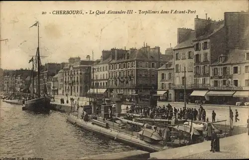 Ak Cherbourg Octeville Manche, Le Quai Alexandre III, Torpilleurs dans l'avant port