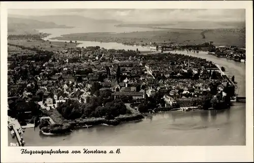 Ak Konstanz am Bodensee, Fliegeraufnahme der Stadt mit Rheinblick
