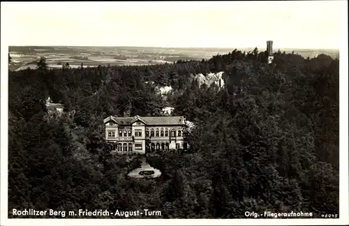 Ak Rochlitz an der Mulde, Panorama, Berg, Friedrich August Turm, Fliegeraufnahme