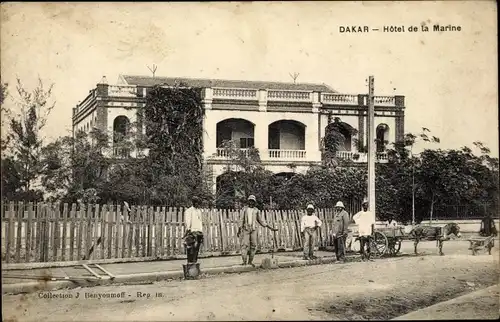 Ak Dakar Senegal, Hôtel de la Marine, travaileurs