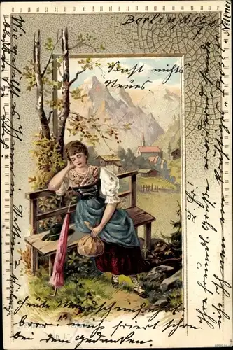 Präge Litho Frau in Dirndl auf einer Bank sitzend, bayerische Tracht