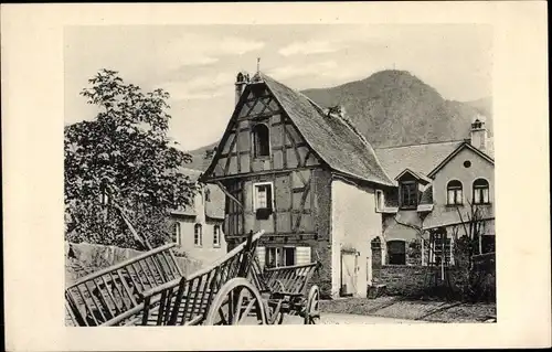 Ak Moselkern an der Mosel, Hauspartie, Fachwerkhaus, Wagen