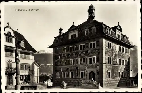 Ak Schwyz Stadt Schweiz, Rathaus, Außenansicht