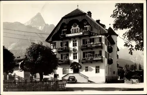 Ak Ehrwald in Tirol, Hotel Sonnenspitze, Außenansicht