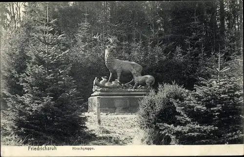 Ak Friedrichsruh Aumühle in Schleswig Holstein, Hirschgruppe, Gesamtansicht m. Wald