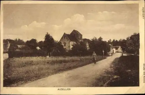 Ak Aizelles Aisne, Straßenpartie, Kirche, Soldat