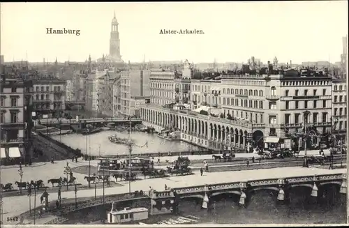 Ak Hamburg Altstadt, Alsterarkaden, Brücke, Straßenbahn, Pferdekutschen, Boote, St. Michaeliskirche