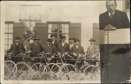 Foto Ak Männer mit Fahrrädern, Radfahrverein?