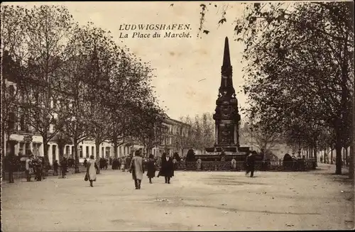 Ak Ludwigshafen am Rhein Rheinland Pfalz, Marktplatz, Luitpold Denkmal