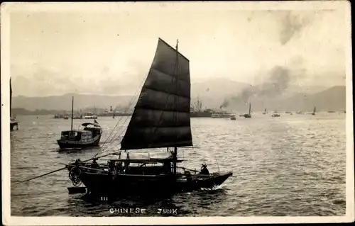 Ak China, Chinese Junk, Dschunke, Segelboot, Hafen