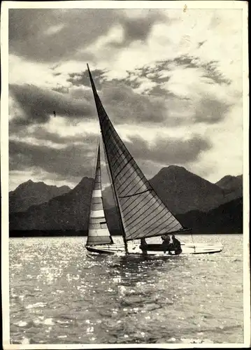 Ak Segelboot auf dem Wasser, Gebirge, Landschaftsblick