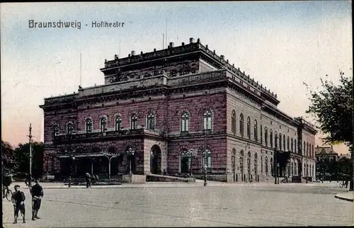 Ak Braunschweig in Niedersachsen, Blick auf das Hoftheater 