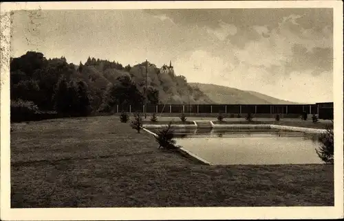 Ak Weißen Uhlstädt Kirchhasel in Thüringen, Freibad mit Schloss Weissenburg