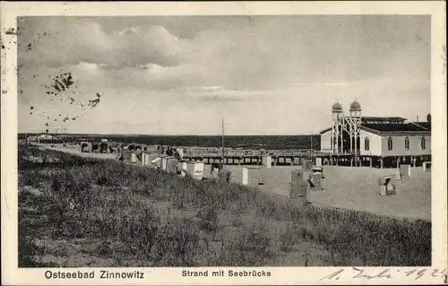 Ak Ostseebad Zinnowitz auf Usedom, Strand mit Seebrücke