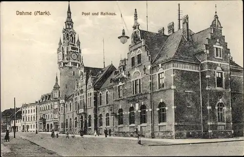 Ak Dahme in der Mark, Post u. Rathaus, Straßenansicht