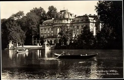 Ak Ludwigsburg in Baden Württemberg, Schloss Monrepos. mit Schlsosteich, Ruderboote, Panorama