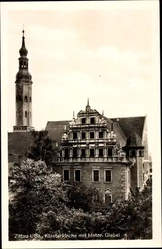 Ak Zittau in der Oberlausitz, Klosterkirche mit historischem Giebel, Außenansicht