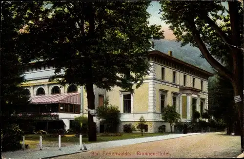 Ak Bad Freienwalde an der Oder, Brunnen Hotel, Außenansicht