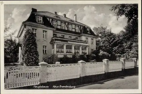 Ak Neuglobsow Stechlin Brandenburg, Haus Brandenburg, Außenansicht