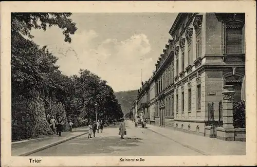 Ak Trier in Rheinland Pfalz, Kaiserstraße, Häuserfassaden, Passanten