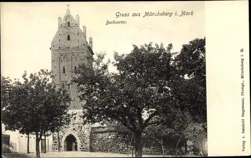 Ak Müncheberg Märkisch Oderland, Berliner Tor, Straßenansicht