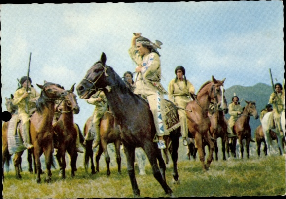 Ak Schauspieler Pierre Brice Portrait Als Winnetou Indianer Pferde Nr Oldthing Ansichtskarten Adel Personlichkeiten Unsortiert