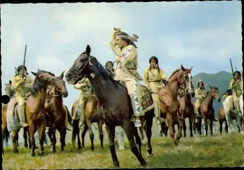 Ak Schauspieler Pierre Brice, Portrait als Winnetou, Indianer, Pferde