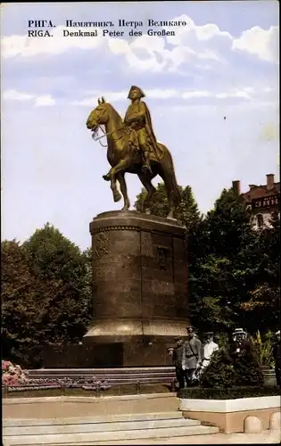 Ak Riga Lettland, Denkmal Peter des Großen, Gesamtansicht, Soldat