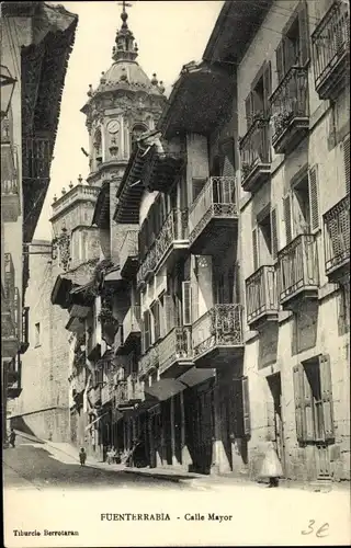 Ak Fuenterrabia Baskenland, Calle Mayor, Straßenpartie, Häuser, Uhrturm